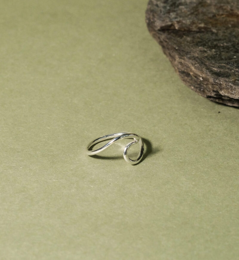 Waves Ring
