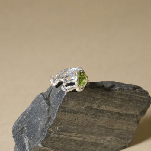 Peridot Ring T7.R11